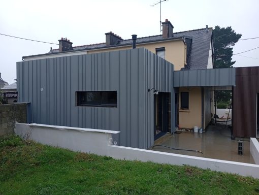 Façonnage d'un bardage joint debout zinc quartz